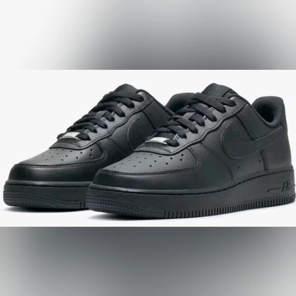 Nike Kids' Air Force 1 07 (GS) Triple Black Sneakers Size 3.5Y MSRP $90
